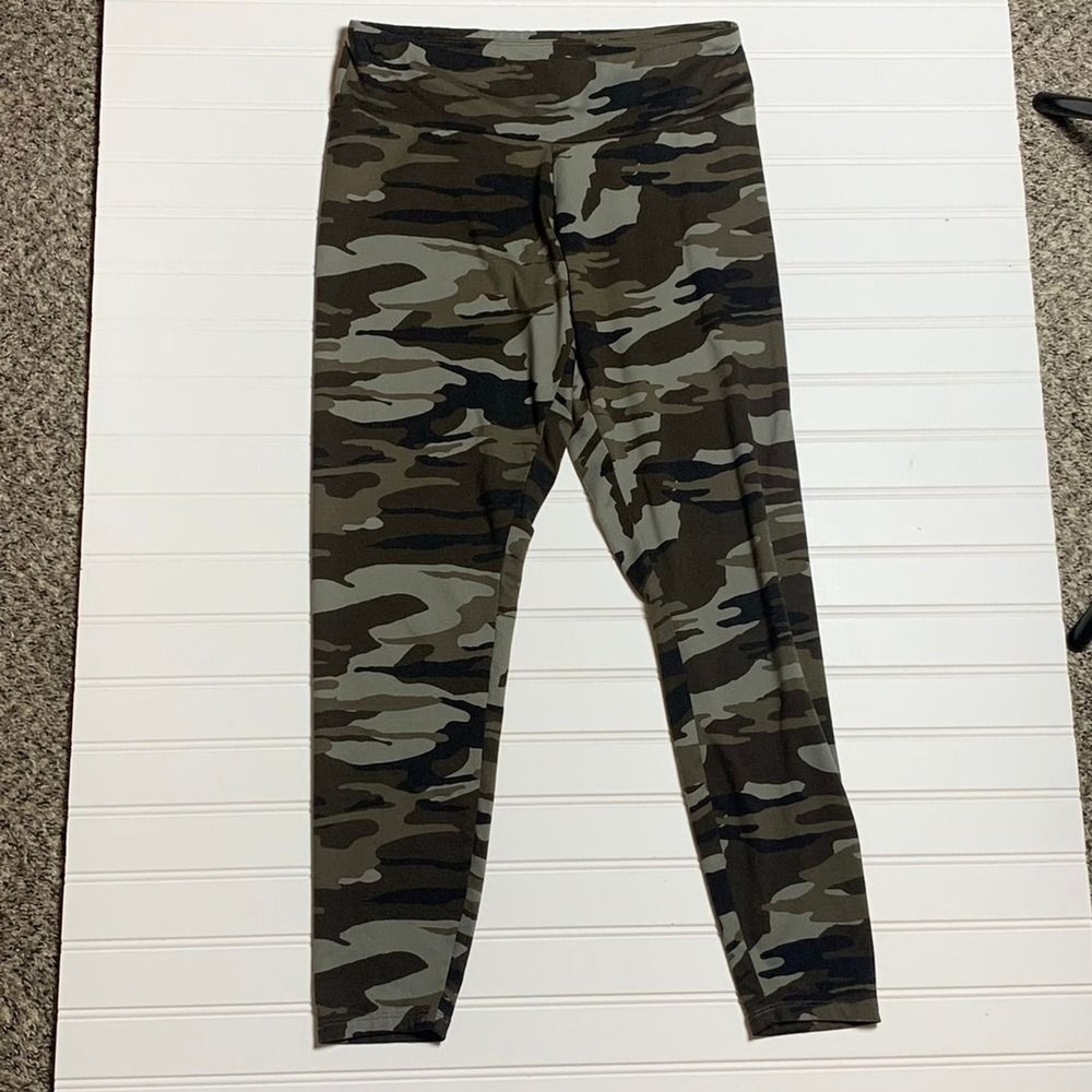 Express Womens Size M Camouflage Print High Rise Leggings Athleisure
